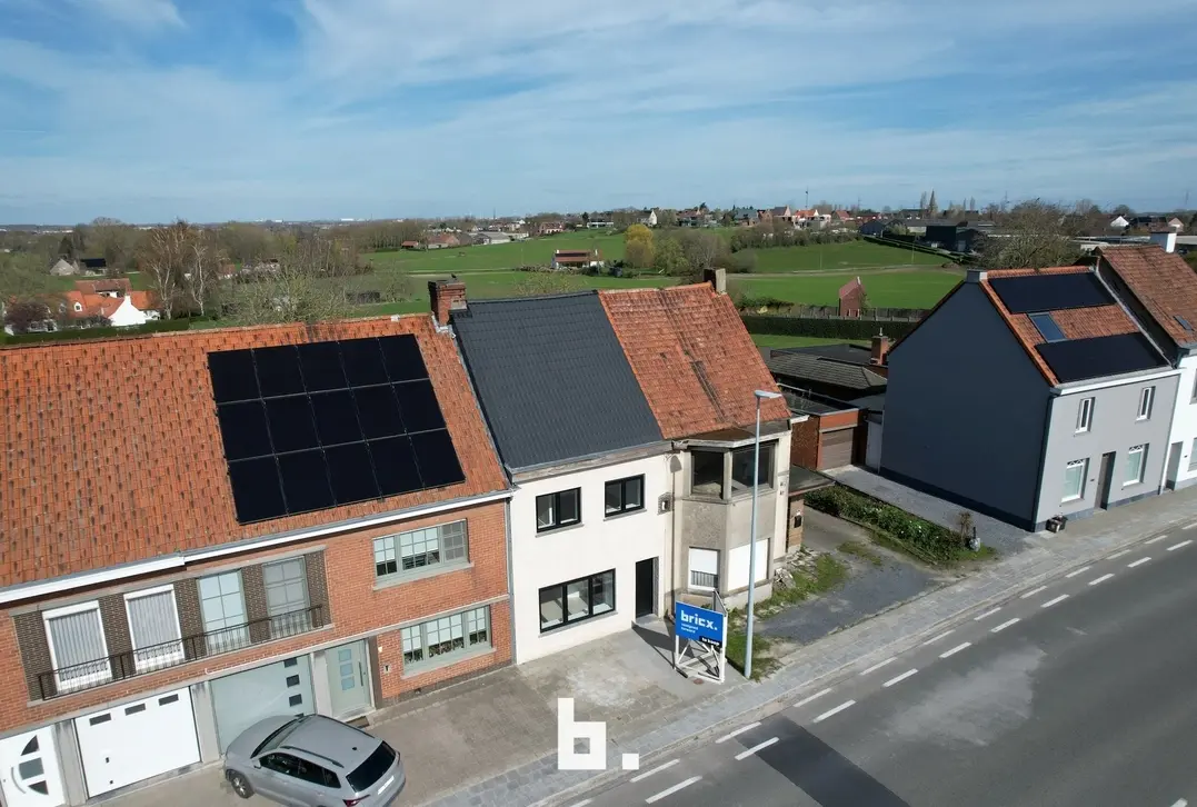 Energiezuinige, volledig gerenoveerde woning met landelijke vergezichten!-Zwevegem-€295.000