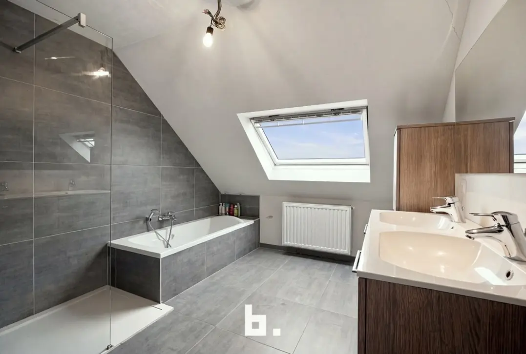 Instapklare woning met 3 slaapkamers en EPC A!!  - Roeselare