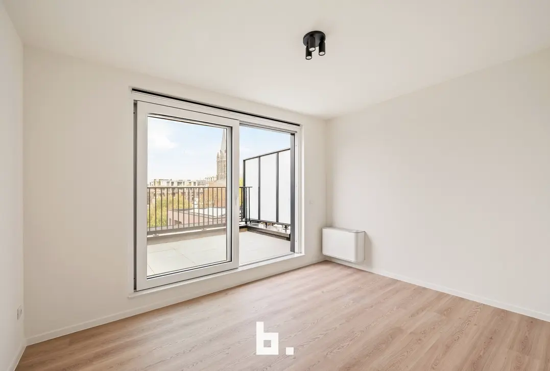 Volksplein 18B, 8500 Kortrijk - €444.852,64 - Instapklare nieuwbouwwoning met 5 slaapkamers, tuin, dakterras en garagebox in hartje Kortrijk!
