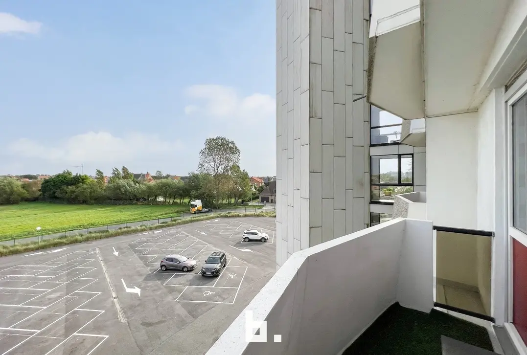 Volledig gerenoveerd 2 slaapkamer appartement met ruime terrassen - De Haan