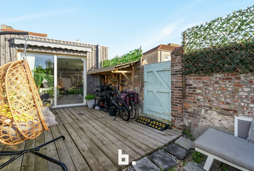 Charmante hoekwoning met 2 slaapkamers en tuin. - Sint-Andries