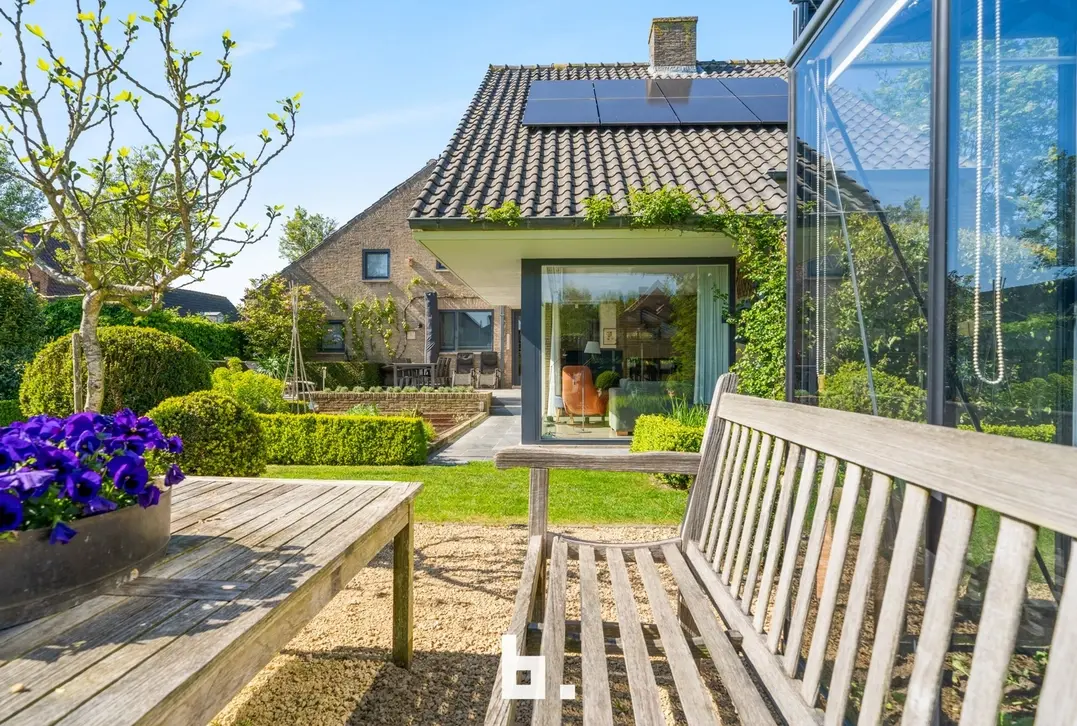 Uitzonderlijk ruime villa met praktijkruimte - Varsenare