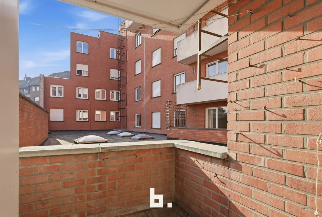 Ruim 3-slaapkamer appartement  in hartje Roeselare - Roeselare