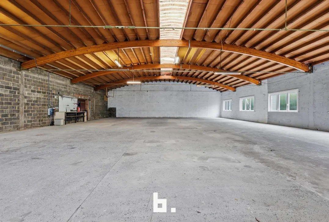 Villa met Loods in Sint-Eloois-Vijve - Waregem