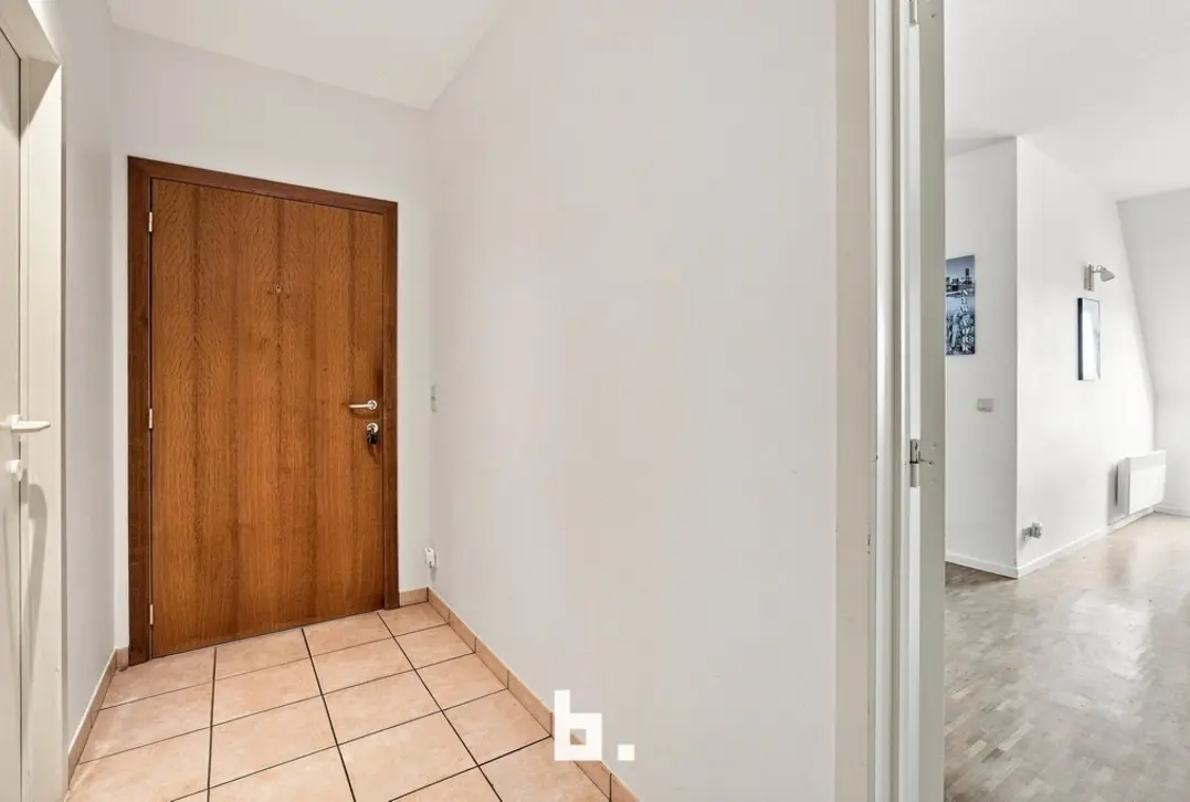 Lichtrijk verhuurd dakappartement in centrum Roeselare - Roeselare