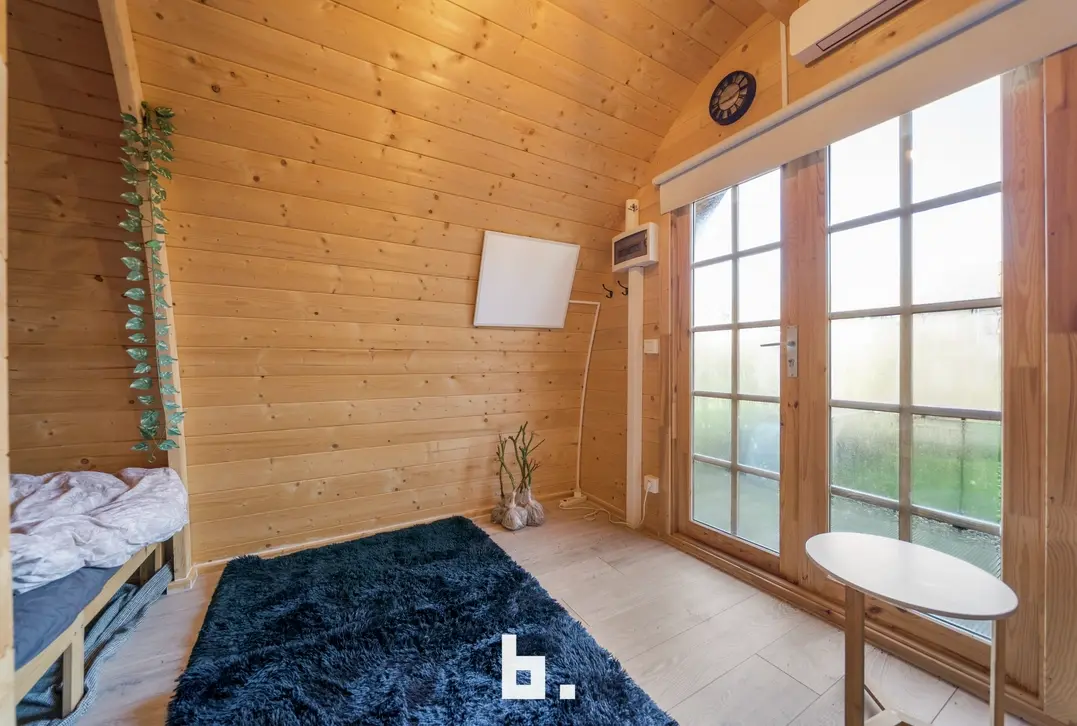Charmante hoekwoning met 2 slaapkamers en tuin. - Sint-Andries