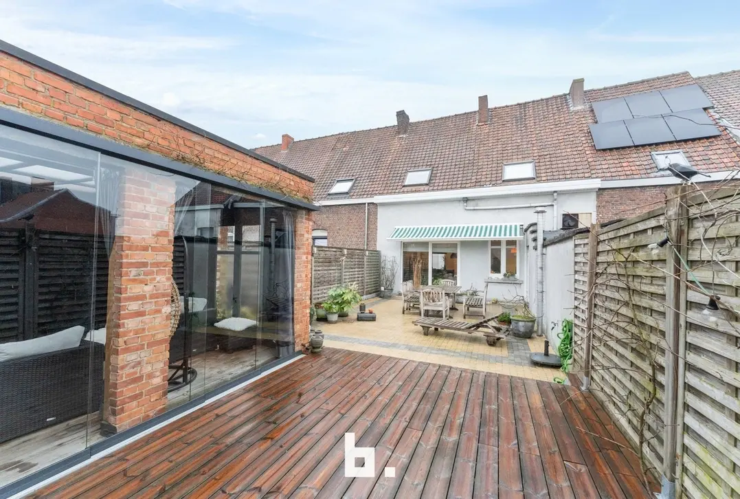 Unieke, polyvalente woning met handelsruimte, dubbele garage en atelier! - Kortrijk