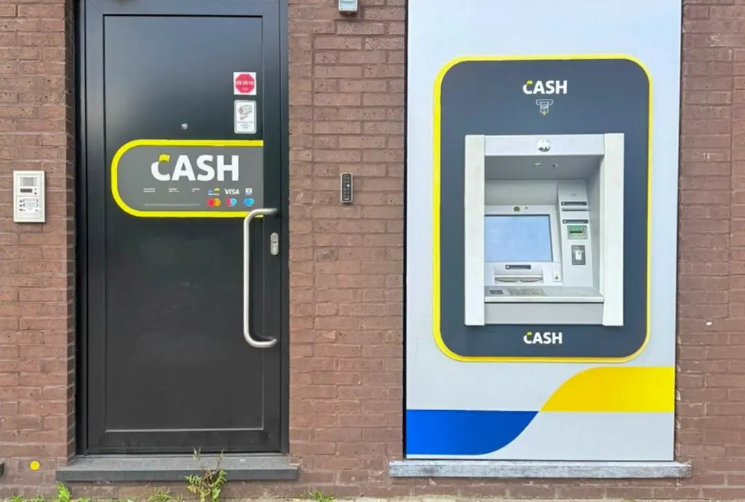 Verhuurde opbrengsteigendom met BATOPIN CASH-punt – Houthalen-Helchteren - Houthalen-Helchteren