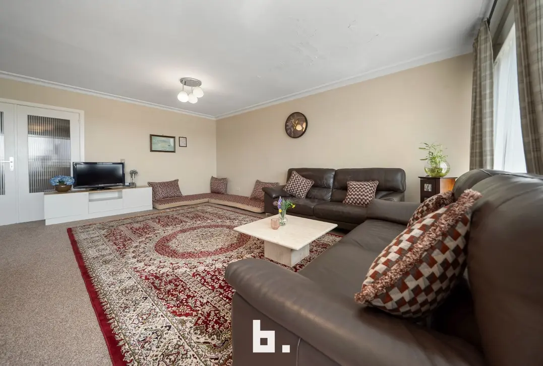 Appartement met 3 slaapkamers, kelderberging en garage inbegrepen - Sint-Andries