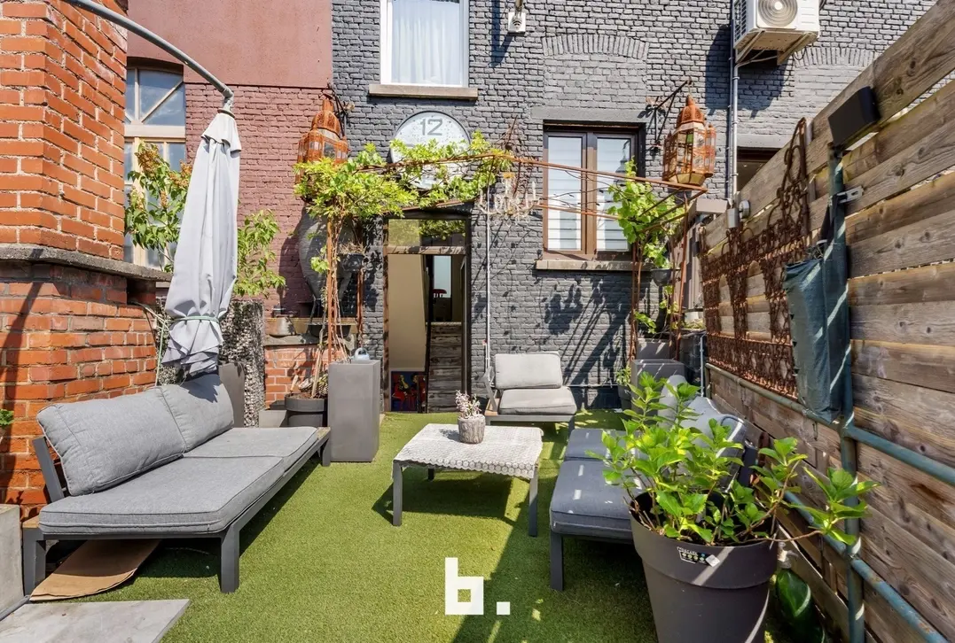 Instapklare, ruime woning met polyvalente ruimte en ruim terras in Izegem. - Izegem