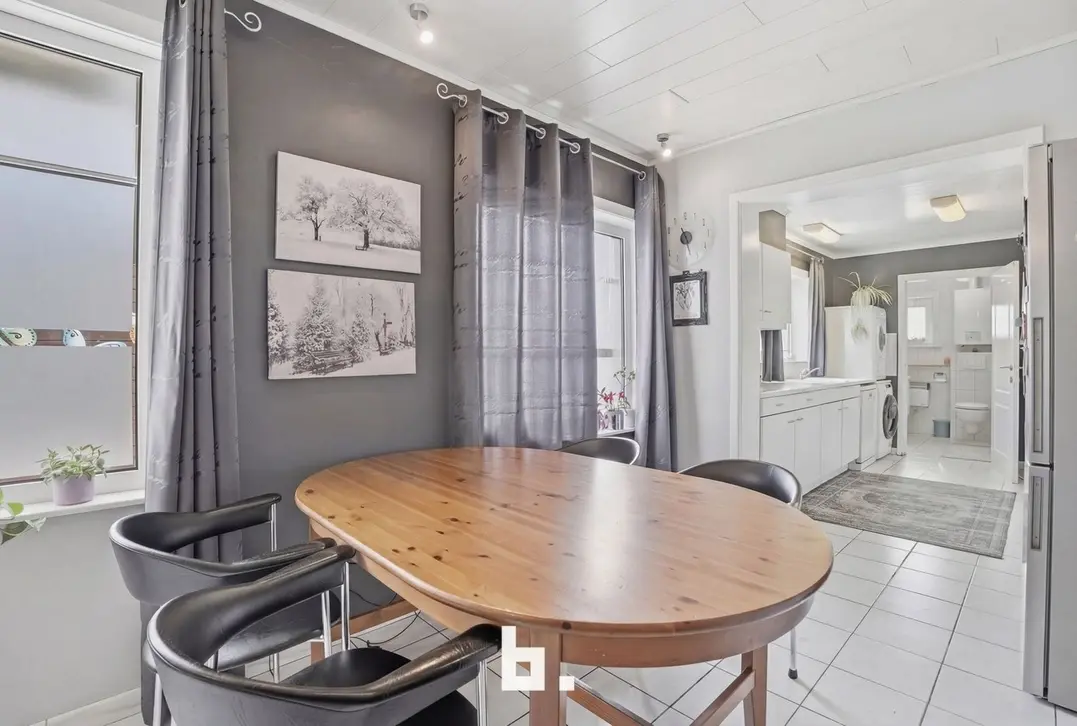 Ruime gezinswoning met tuin nabij het centrum - Roeselare