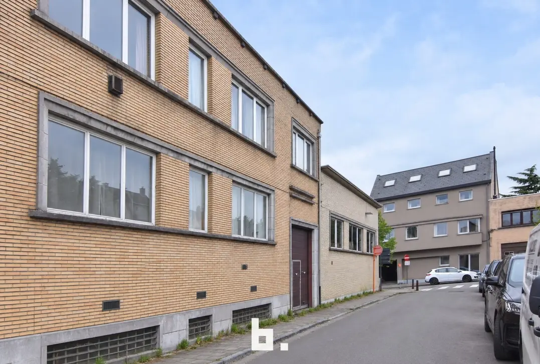 Totaalrenovatie: gebouw met tal van mogelijkheden  - Aalst