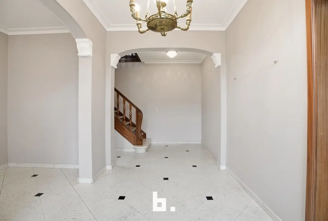 Villa met Loods in Sint-Eloois-Vijve - Waregem