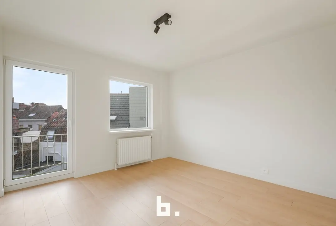Lichtrijk en ruim appartement met 2 terrassen en garage nabij het centrum - Kortrijk