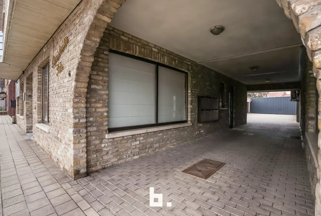 Instapklaar appartement met heel ruim terras op centrale ligging in Roeselare - Roeselare