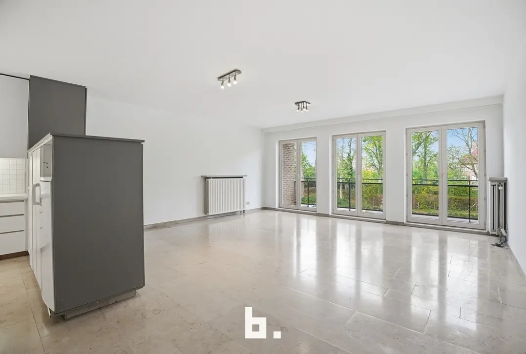 Lichtrijk appartement met twee terrassen en zicht op het Park van de Walle in Roeselare - Roeselare