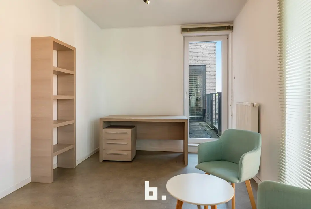  Interessante investering: 3 verhuurde studentenkamers met private badkamer op toplocatie in Kortrijk! - Kortrijk