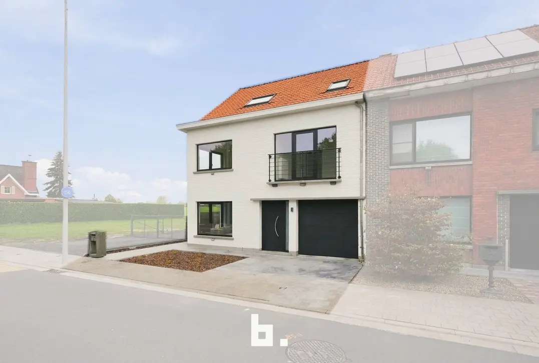 Instapklare, volledig gerenoveerde woning met 5 slaapkamers en 219 m² woonoppervlakte! - Ledegem