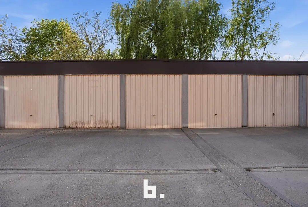 Lichtrijk appartement met twee terrassen en zicht op het Park van de Walle in Roeselare - Roeselare