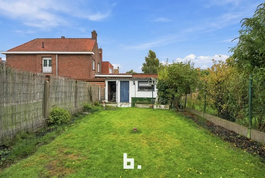 Woning met 3 slaapkamers, tuin en tal van mogelijkheden in Sint-Kruis - Sint-Kruis