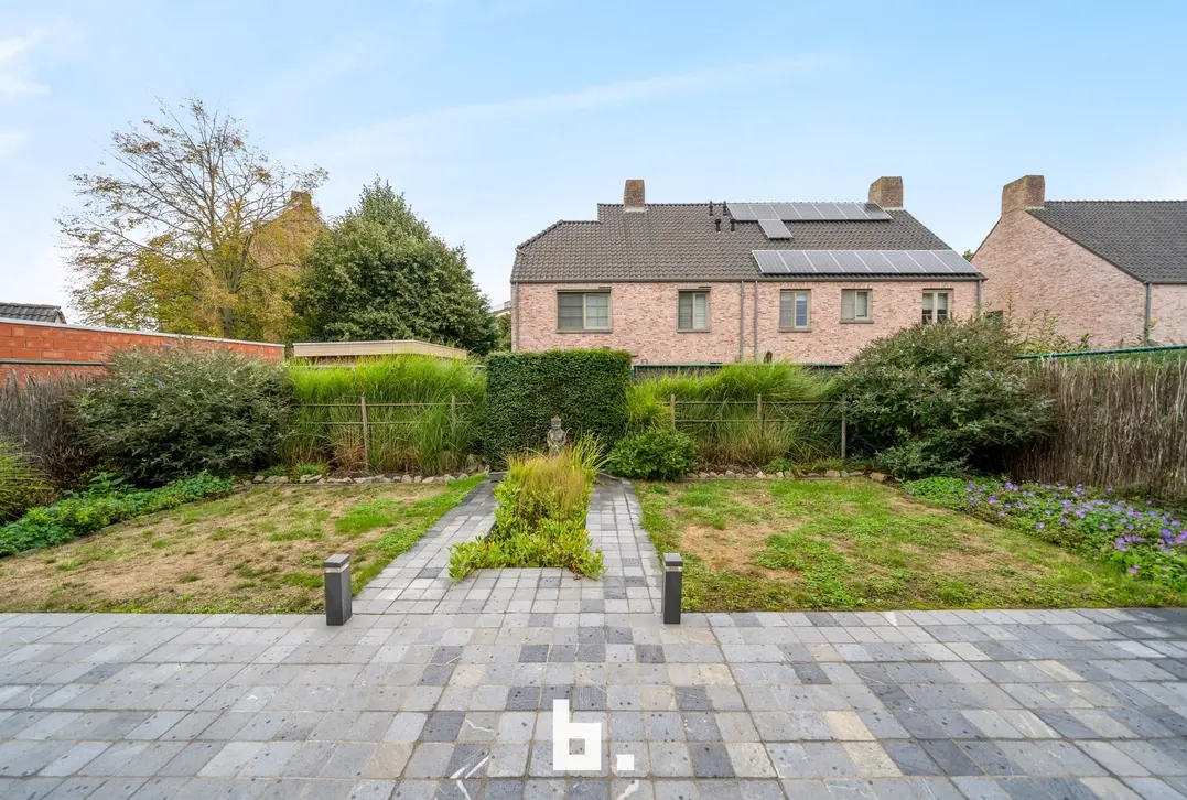 Instapkare halfopen bebouwing met 4 slaapkamers en garage op zeer gegeerde ligging! - Sint-Andries