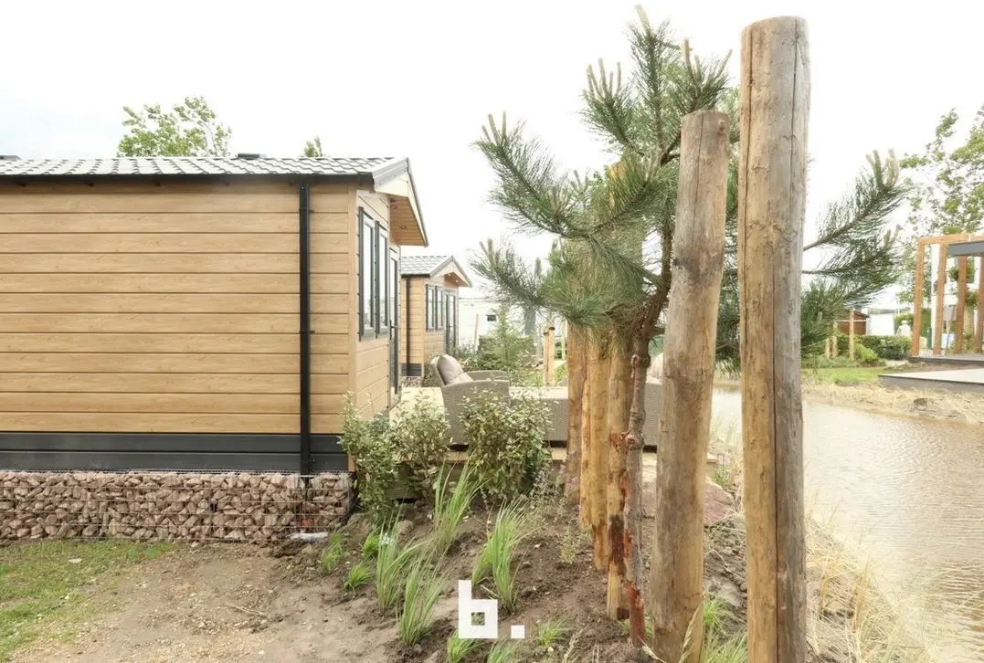 Nieuwe  chalets op topligging vlak tegen de zee te Wenduine  - De Haan