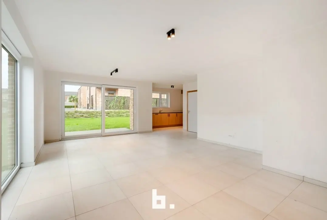 Ruime nieuwbouwwoning met 4 slaapkamers, garage en mooi afgewerkte tuin - Ledegem