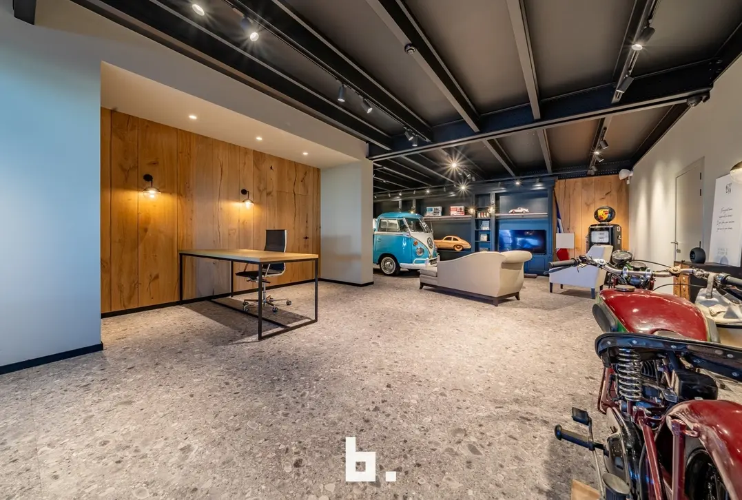 Luxueuze loods met appartement - Jabbeke