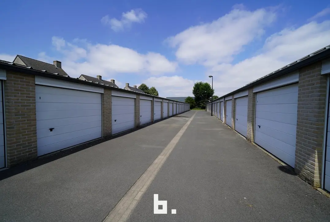 Ruime garage te huur in Sint-Andries  - Sint-Andries