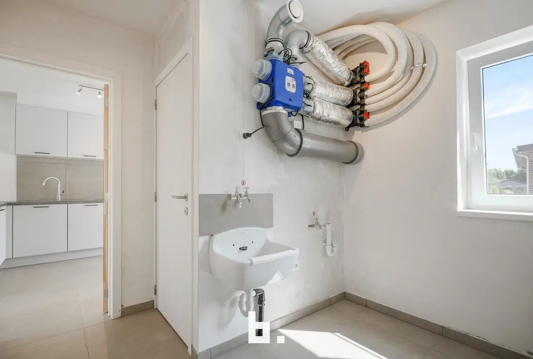 Energiezuinige gezinswoning met 3 slaapkamers en ruime garage te huur in Wielsbeke - Wielsbeke