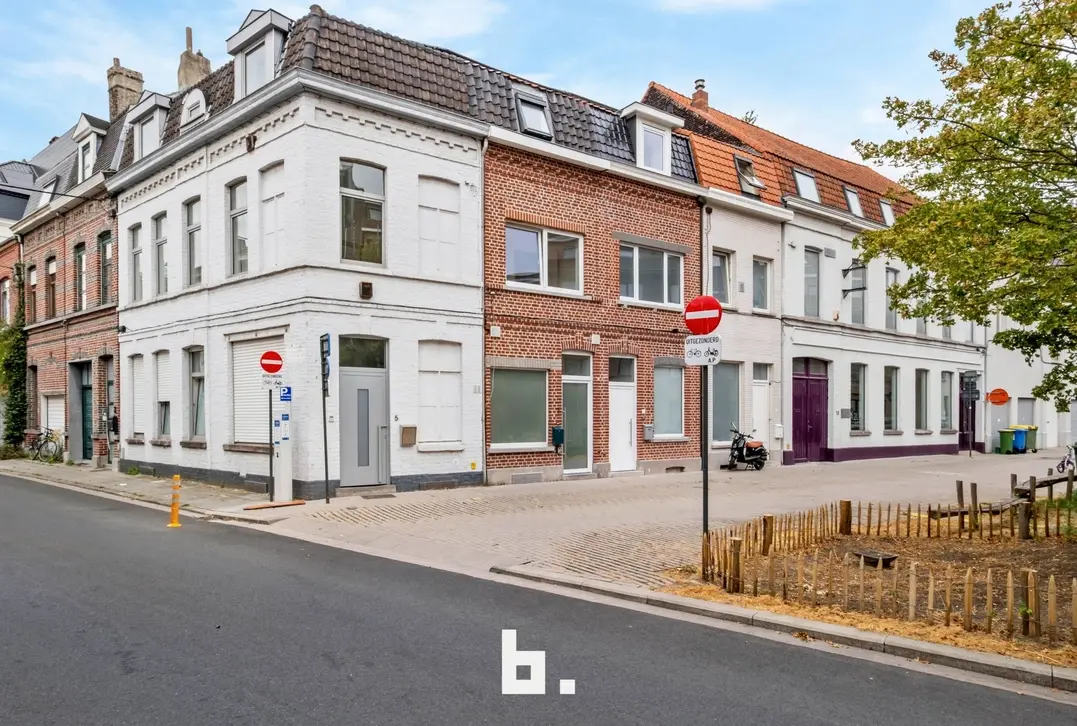 Volledig vernieuwde woning pal in het centrum - Kortrijk