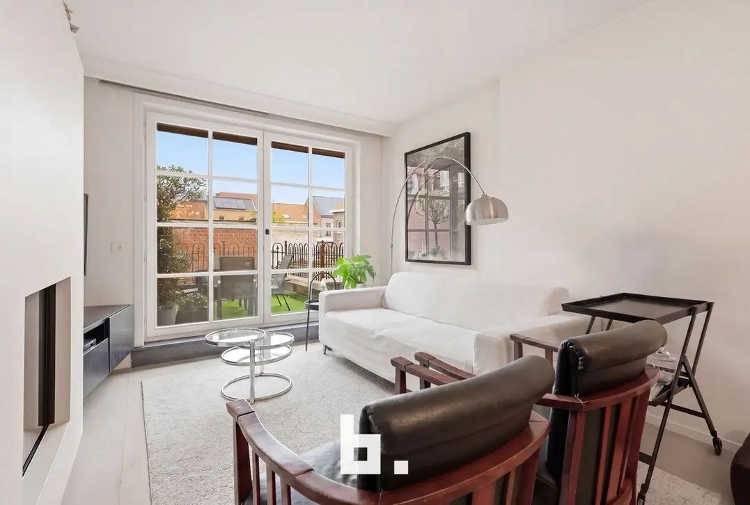 Commercieel handelspand met instapklare woonst op topligging in Roeselare - Roeselare