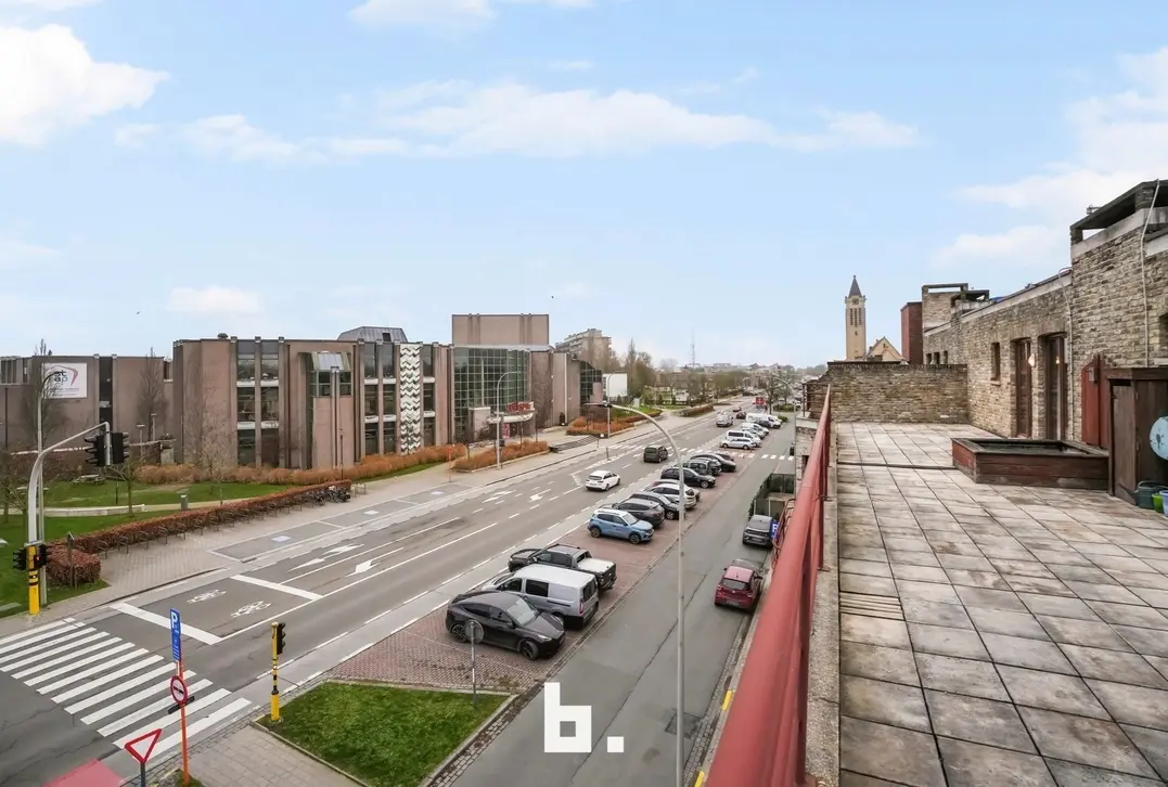 Instapklaar appartement met heel ruim terras op centrale ligging in Roeselare - Roeselare