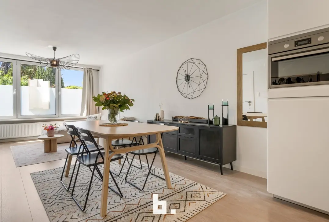 Gerenoveerd lichtrijk 1-slaapkamer appartement met terras - Brugge