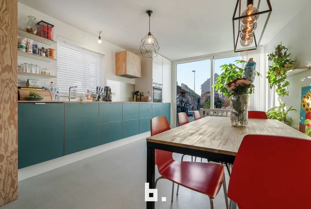 Charmante hoekwoning met 2 slaapkamers en tuin. - Sint-Andries