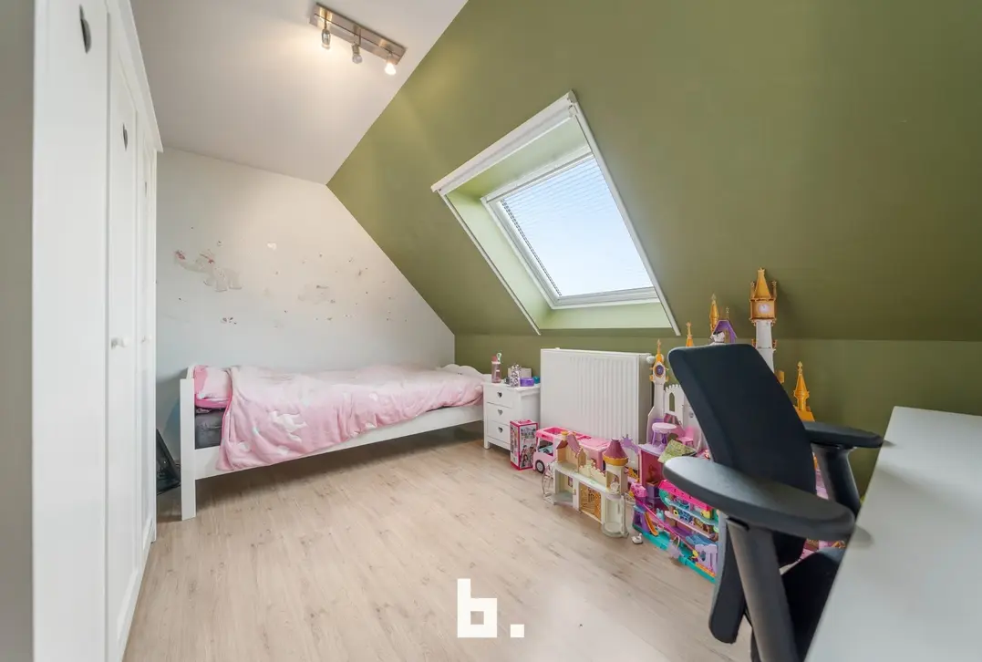 Prachtige villa met zonovergoten tuin en zwemvijver te Jabbeke! - Jabbeke