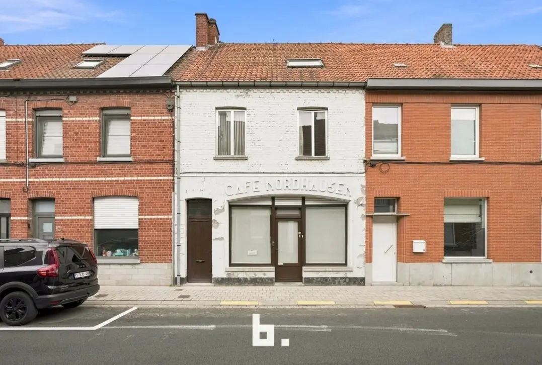 Te renoveren woning met veel potentieel in centrum Izegem - Izegem