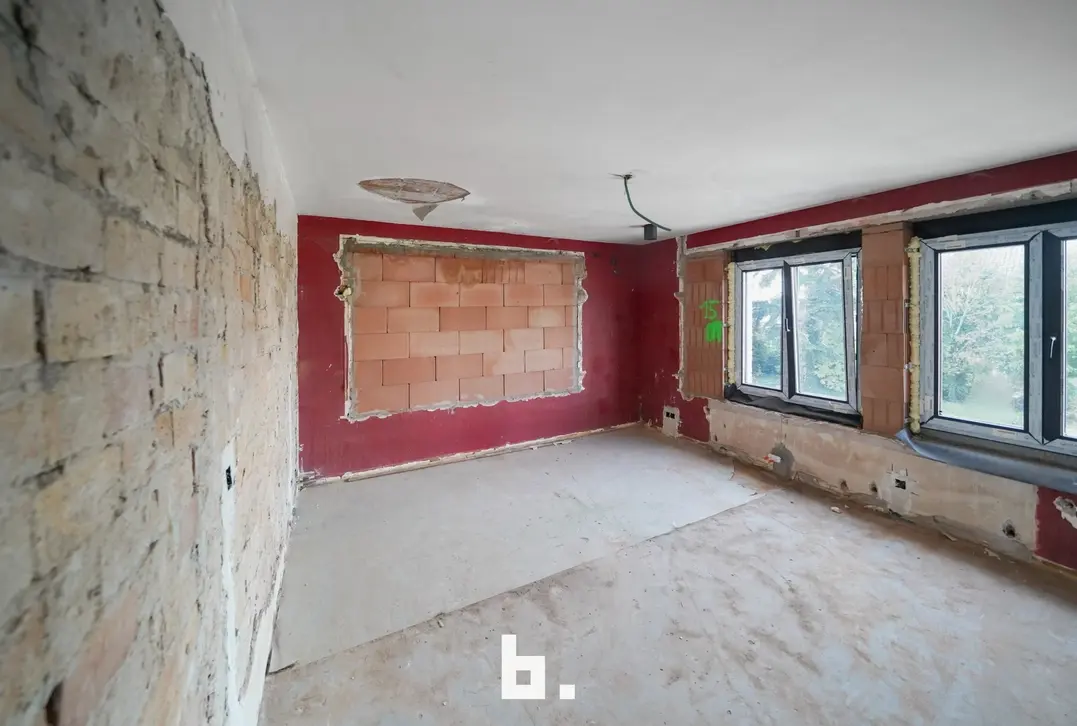 Ruime gerenoveerde hoekwoning - Eernegem