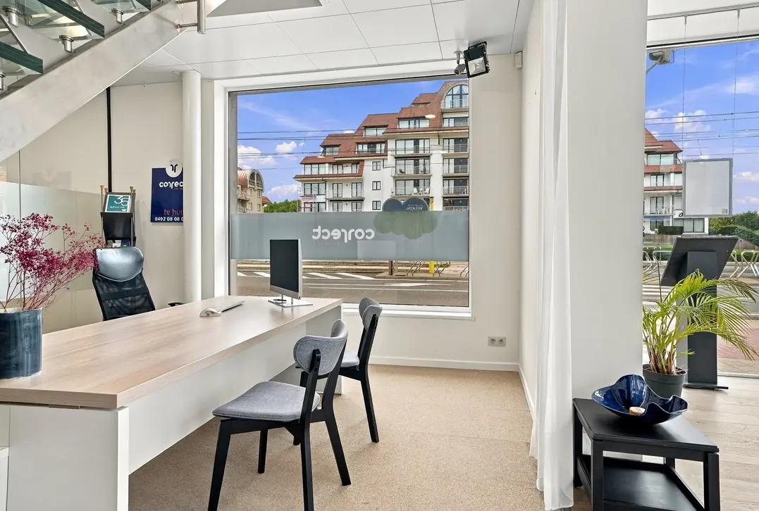 Uniek handelspand op A+++ toplocatie in Nieuwpoort | ruim parkeergelegenheid, garage & appartement - Nieuwpoort