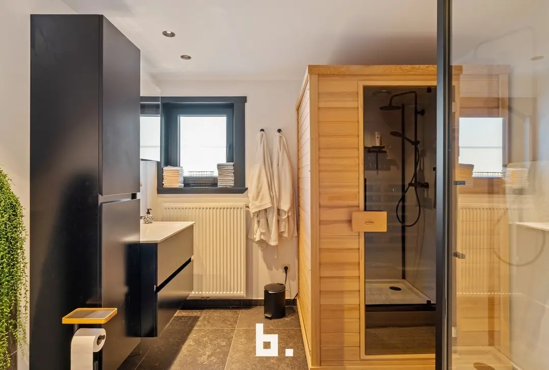 Mooie laagbouwvilla met zonnige tuin, dubbele garage en bijgebouw - Jabbeke