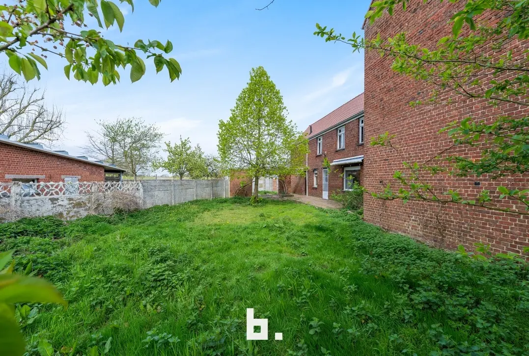 Karaktervolle renovatiewoning met ruime oprit in Kuurne - Kuurne