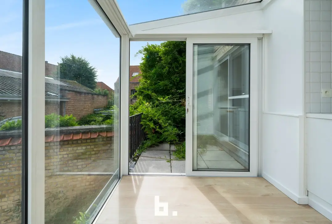 Instapklare woning met garage nabij de Coupure. - Brugge