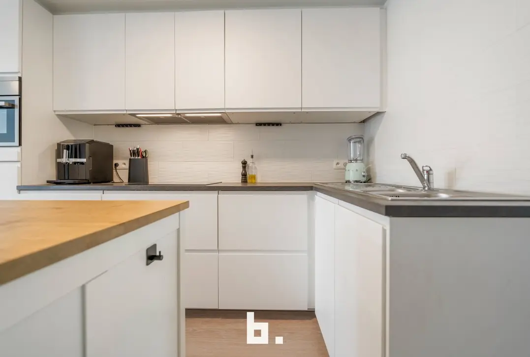Gerenoveerd lichtrijk 1-slaapkamer appartement met terras - Brugge
