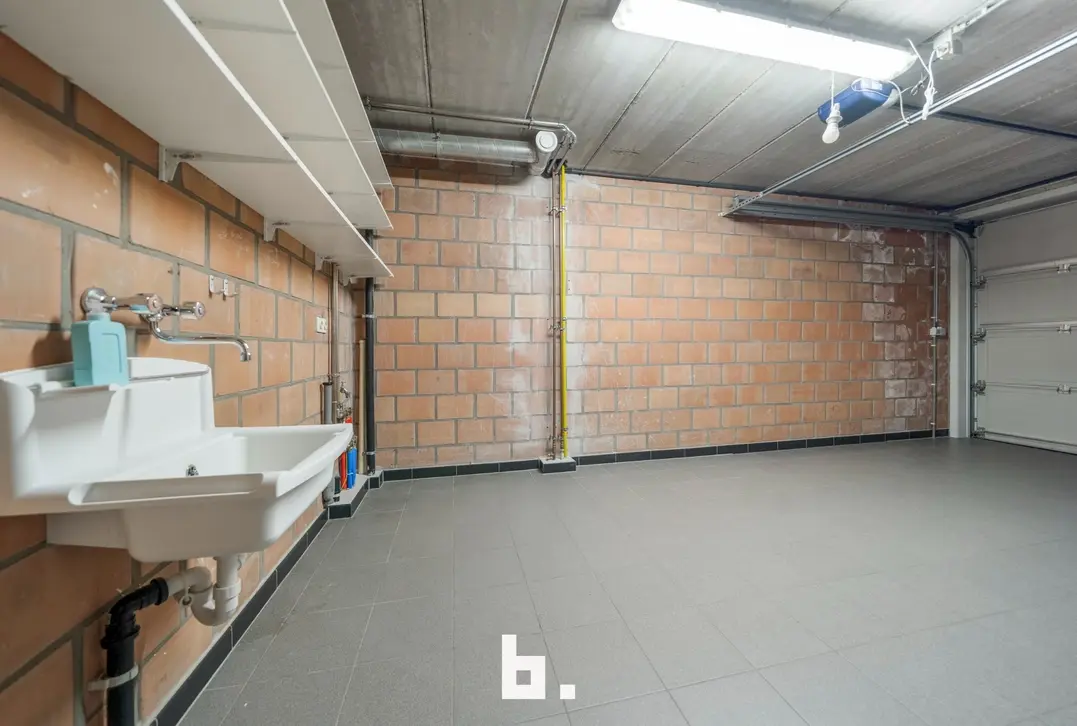 Instapkare halfopen bebouwing met 4 slaapkamers en garage op zeer gegeerde ligging! - Sint-Andries