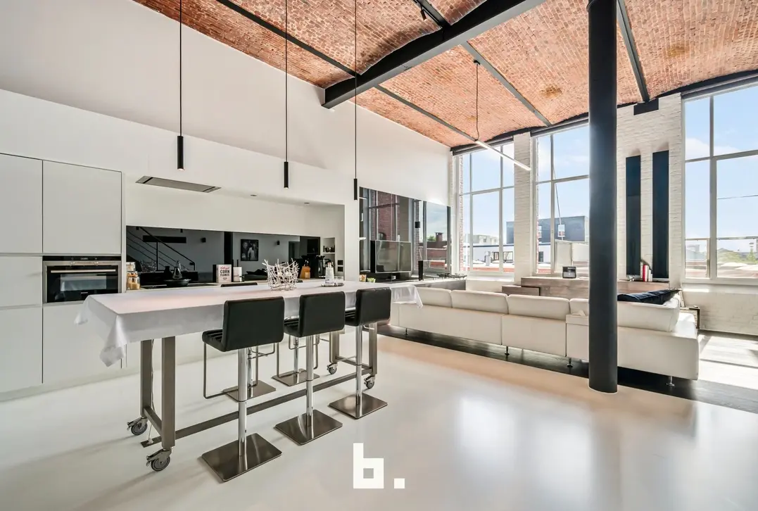Exclusieve loft met industriële klasse nabij centrum Kortrijk - Spinnerijkaai 45  bus 119, 8500 Kortrijk - €545.000