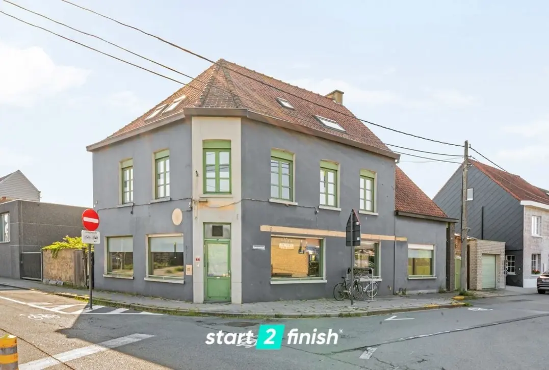 Karaktervolle eigendom met uitzonderlijk potentieel op toplocatie in Roeselare - Roeselare