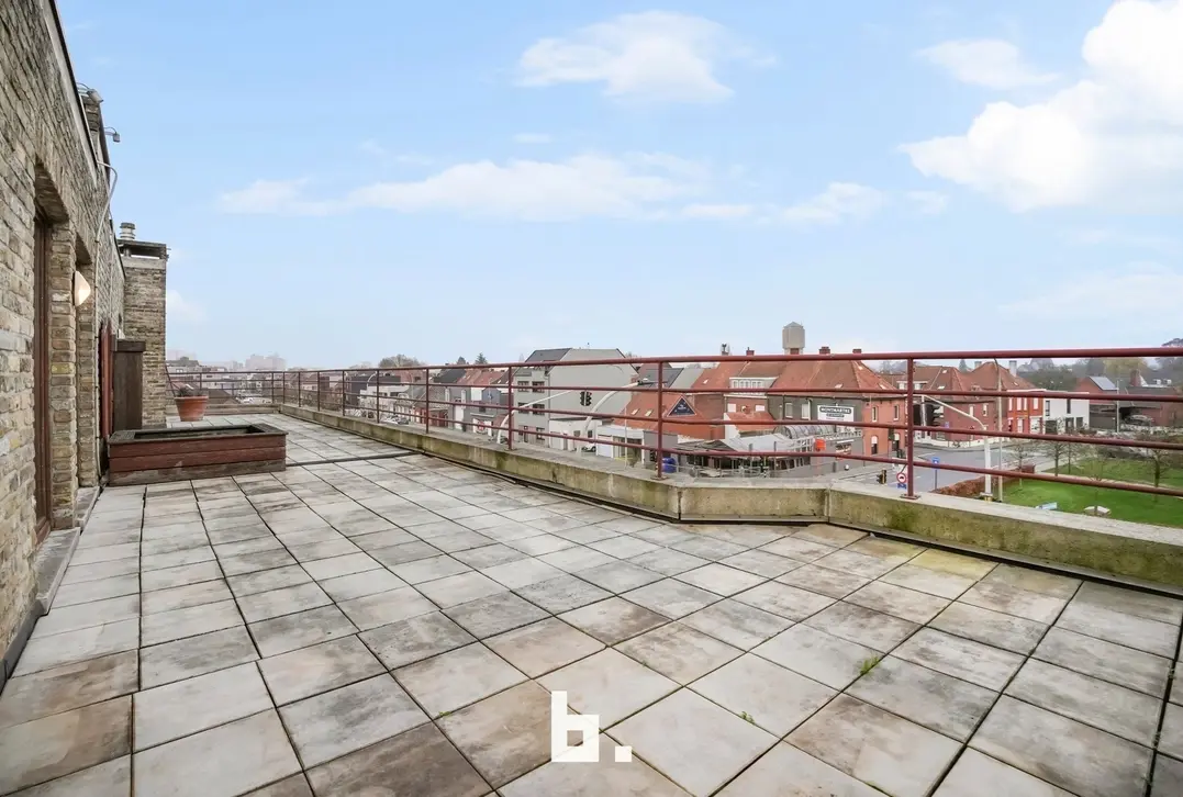 Instapklaar appartement met heel ruim terras op centrale ligging in Roeselare - Roeselare