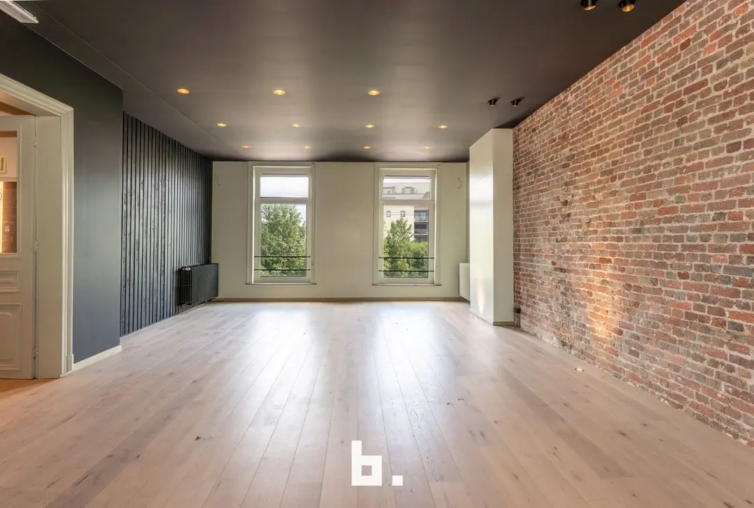 Exclusief neoclassicistisch herenhuis in hartje Roeselare - Roeselare