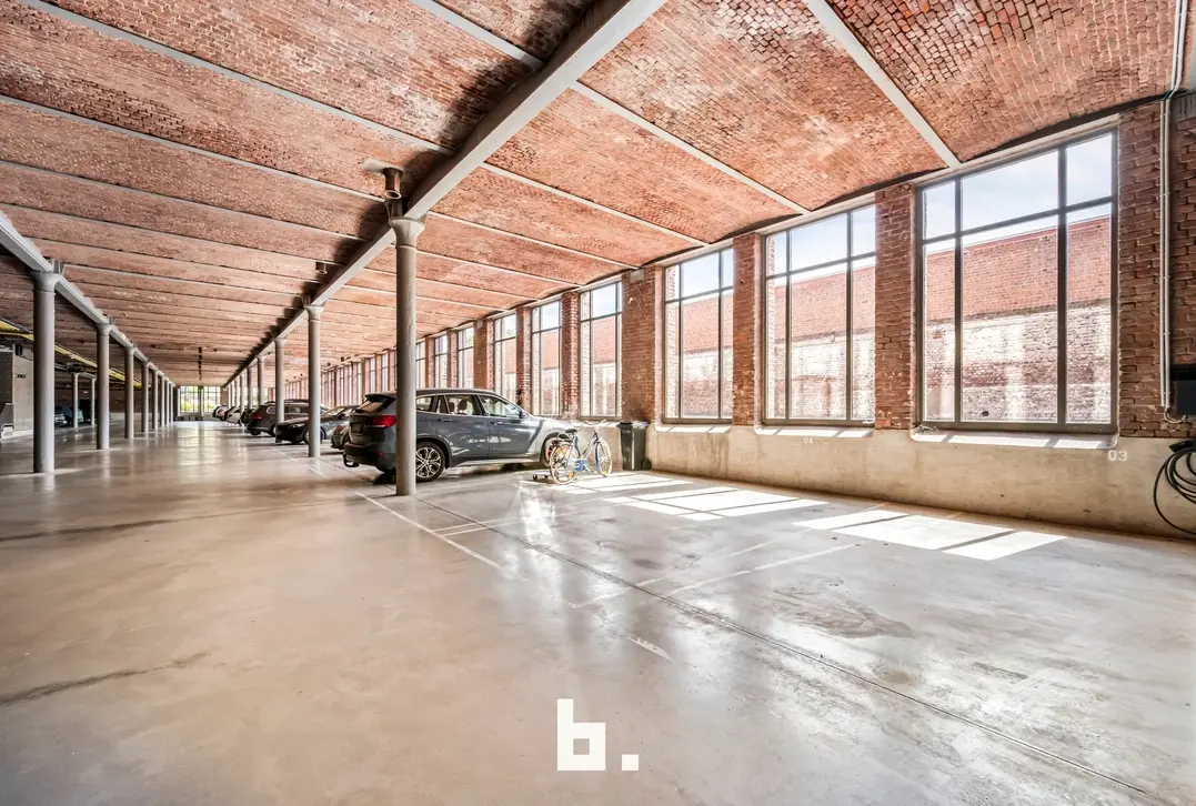 Exclusieve loft met industriële klasse nabij centrum Kortrijk - Spinnerijkaai 45  bus 119, 8500 Kortrijk - €545.000