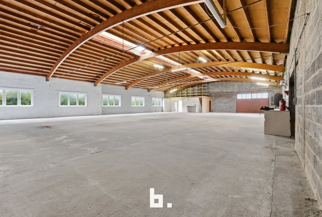 Villa met Loods in Sint-Eloois-Vijve - Waregem